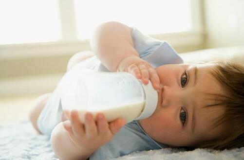 母乳初期為什么是黃色？