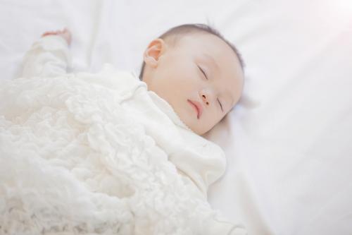 根據(jù)嬰兒睡眠判斷母乳量夠不夠